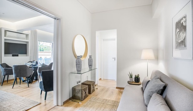Modern flat in the grounds of Acropolis monuments -Armonia-
