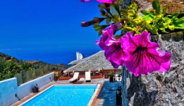 Petradi Hotel