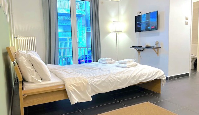 Cozy Studio Near City Center I Walk to Metro
