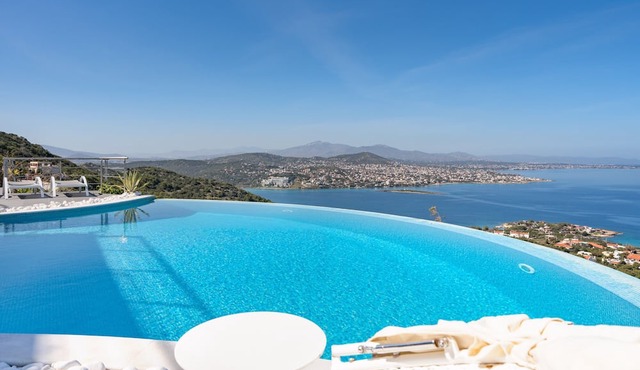 Apartment "Villa Coral - First Floor" with Private Pool & Wi-Fi