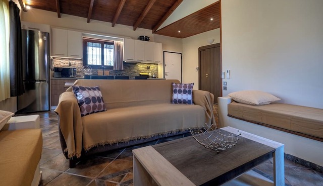 Seaside Serenity Retreat – Nea Makri by ΜΡS