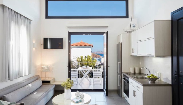 Eleia Seafront Rooms & Villas