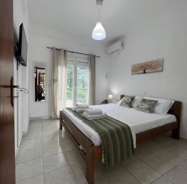 Ble Elia Moloyma Suite