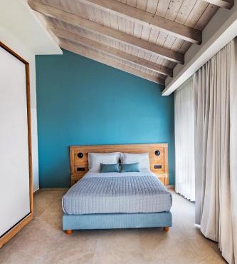 Merivian Seaside Suites