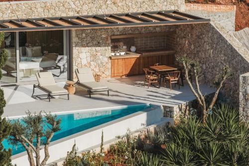 Doci Kelios - Serenity Suites with Private Heated Pools, by ZanteWize