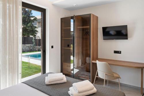 Luxury Villa Dione with private pool by Kalles Homes & Suites