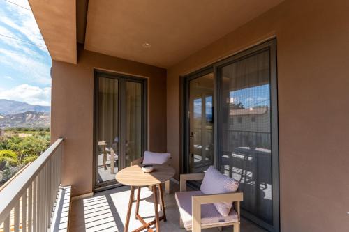Luxury Suites with BBQ next to Heraklion by Kalles Homes & Suites