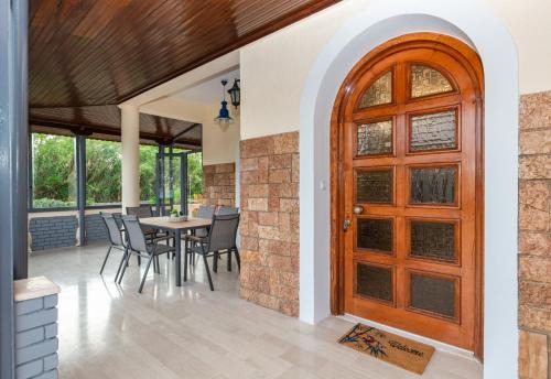 Beachfront Villa Psani - Escape with Garden