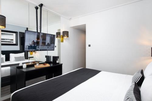 Athenian Riviera Hotel& Suites