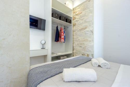 Endless Blue by RentHub in Heraklio