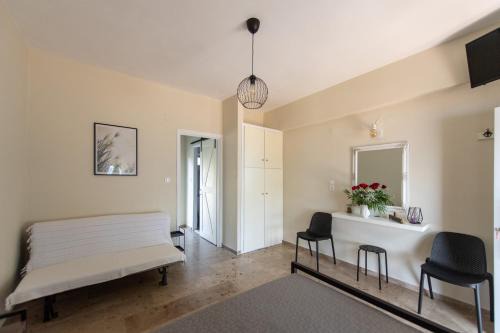 Moukas Seaside Apartments Romantico