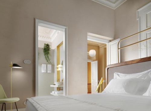Monument Hotel