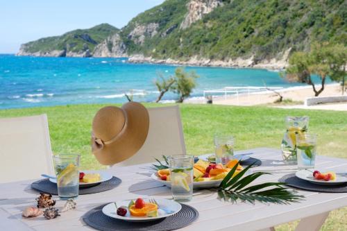 Armikes Beachfront Suites Afionas